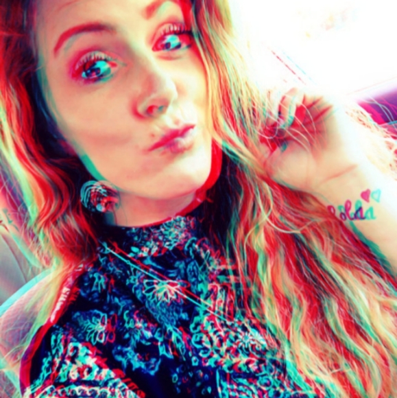 Meet your Posher, Cherry - Picture 2 of 7